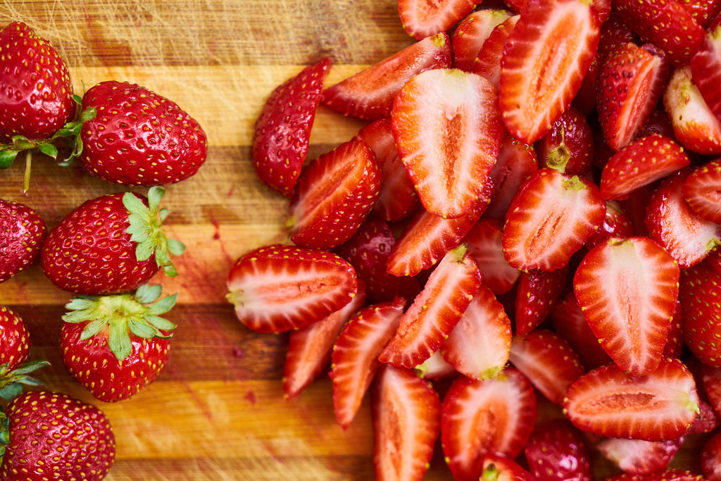 Wie sollte ich Erdbeeren am besten Lagern? Wie friere ich sie ein?  Wie schneide ich Erdbeeren am leichtesten?